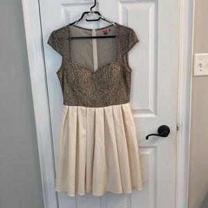 Chi chi London UK size 14 dress white and back